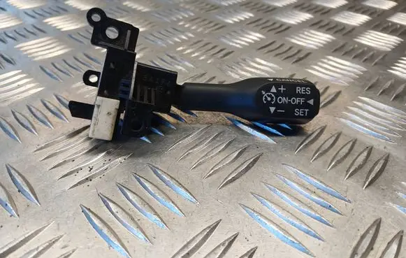Toyota Corolla Verso E121 Cruise control stalk 18A174