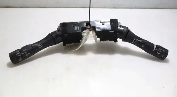 Nissan Juke I F15 Light switch