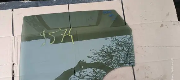 Hyundai i30 Rear door window glass 