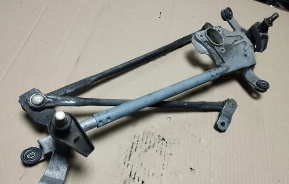 Front wiper linkage