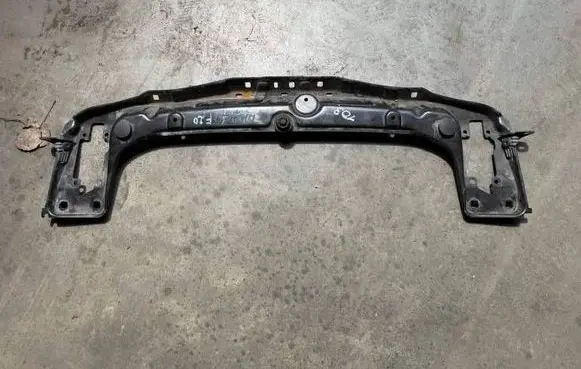 BMW 1 F20 F21 Top upper radiator support slam panel 51647245786 7243766 1702311