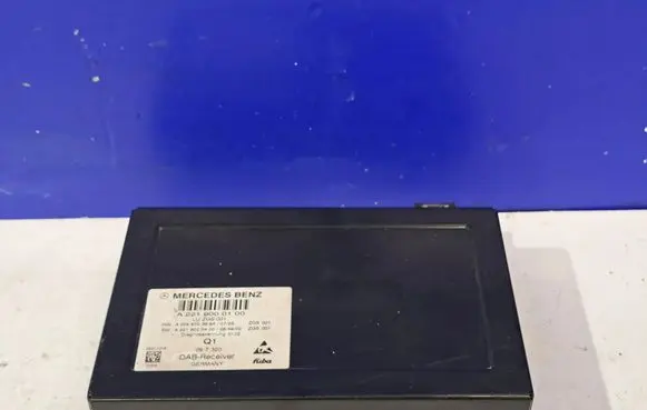 Mercedes-Benz E C207 W207 Aerial antenna amplifier A2219000100