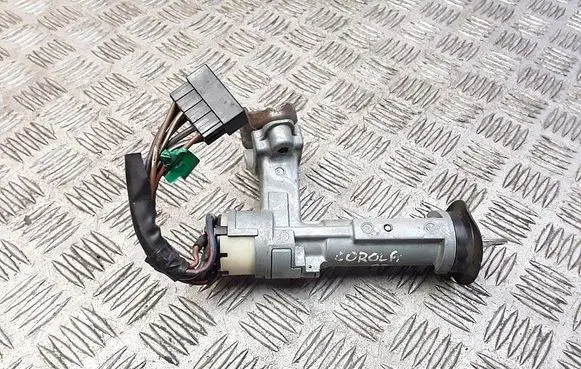 Toyota Corolla E90 Ignition lock 45020126