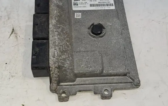 Peugeot 2008 I Engine control unit/module 9805895780 141901366 V29035181A