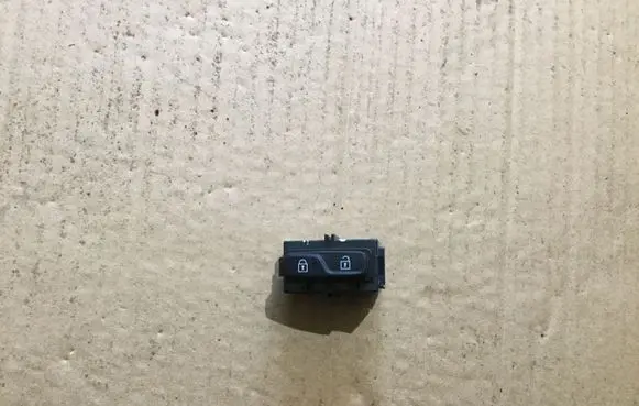 Volvo V40 Electric sliding door switch 31376499