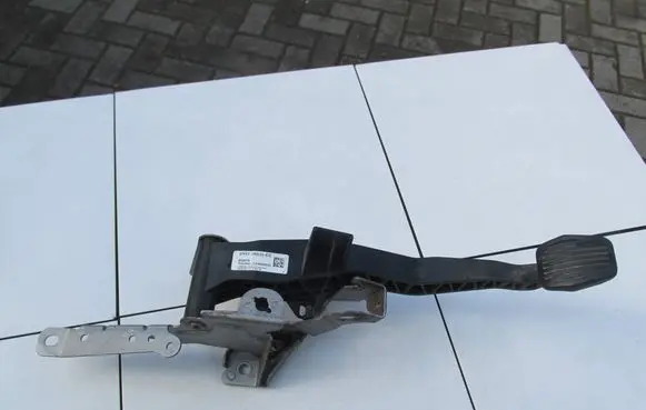 Ford Transit Clutch pedal DV617B633CC 12468M02 BQ6FA