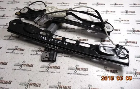 Mercedes-Benz E W211 Front door window regulator with motor A2117200246 A2118203042