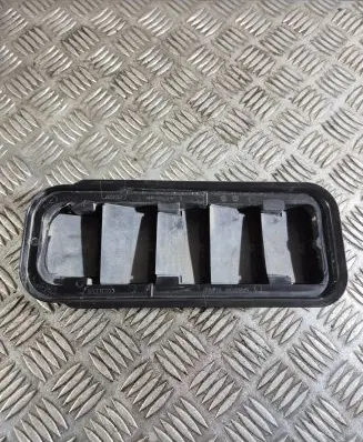 Volvo XC40 Quarter panel pressure vent 31449325
