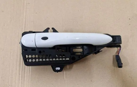 Renault Clio IV Front door exterior handle