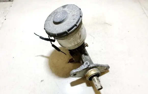Master brake cylinder
