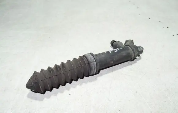 Clutch slave cylinder