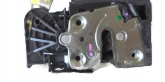 Dacia Sandero Front door lock
