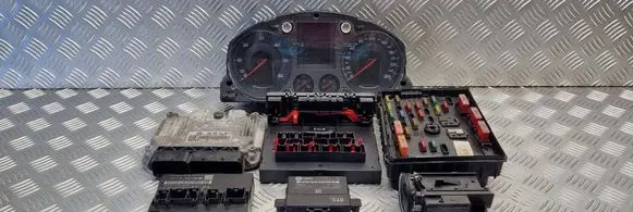 Volkswagen PASSAT B6 Engine ECU kit and lock set 03G906021DP 0281012742 1039S12039