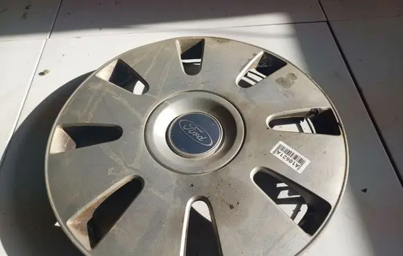 Volkswagen Polo R16 wheel hub/cap/trim 3M511000DC 3M51-1000-DC