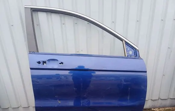 Honda CR-V Front door