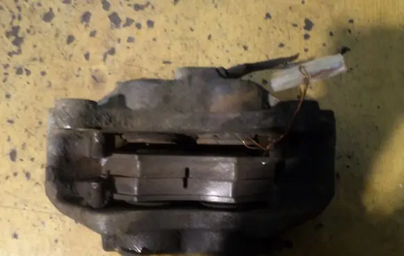 Mercedes-Benz E W123 Front brake caliper