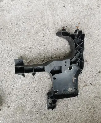 Renault Scenic II - Grand scenic II Front bumper mounting bracket 8200137496