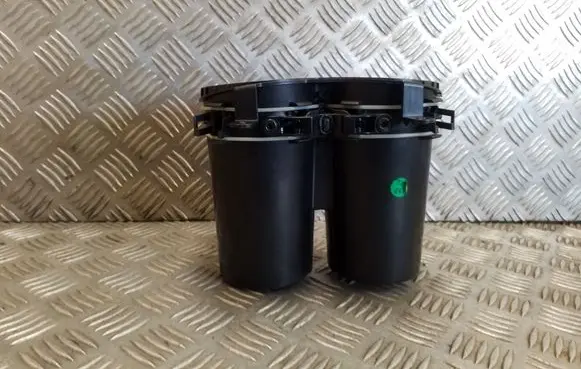 Cup holder front