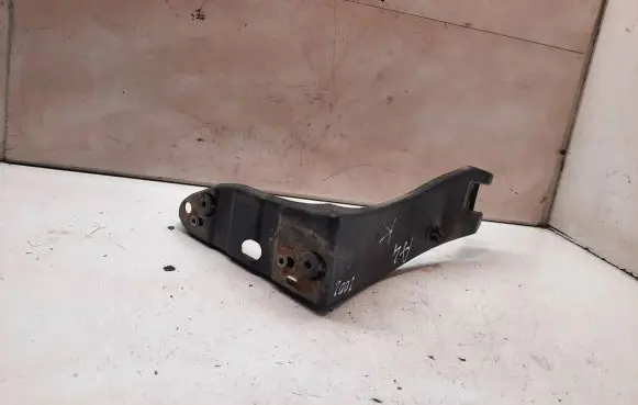 Audi A4 S4 B6 8E 8H Fender mounting bracket 8E0821137
