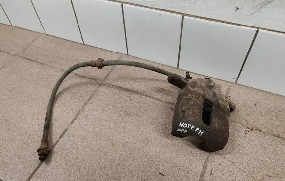Nissan Note (E11) Front brake caliper 