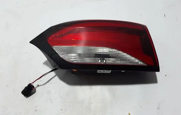 Chrysler Pacifica Tailgate rear/tail lights 68228940AF