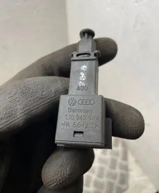 Volkswagen Sharan Brake pedal sensor switch 1j0945511a