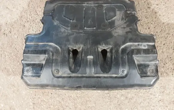 Engine splash shield/under tray