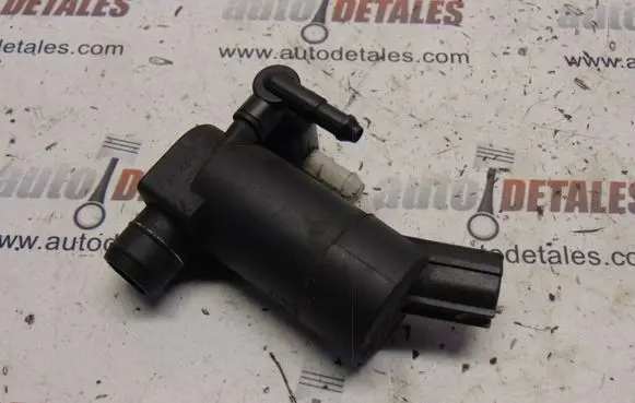 Volvo XC90 Windscreen/windshield washer pump 1S7117K624FD