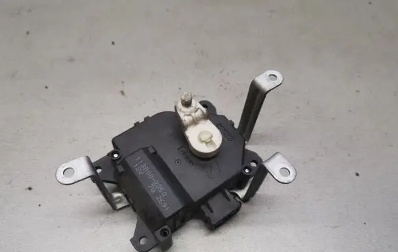 Subaru Outback Air flap motor/actuator 1138002350