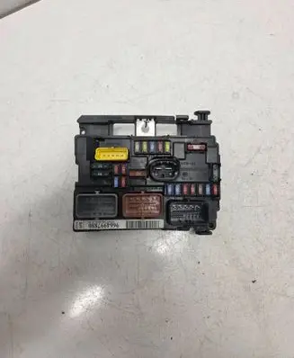 Citroen C3 Picasso Fuse module 9664997880
