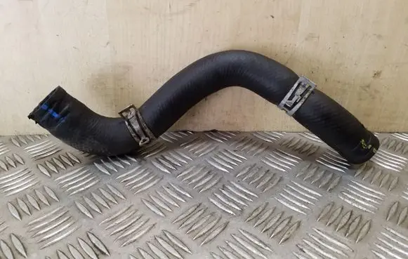 Lexus CT 200H Engine coolant pipe/hose