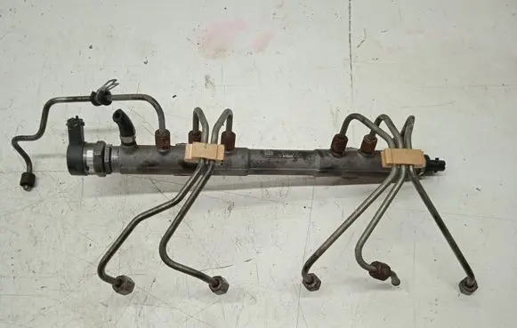 Fuel main line pipe