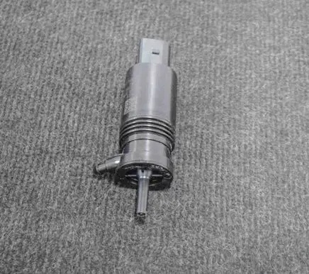 Tesla Model 3 Windscreen/windshield washer pump 101548601C