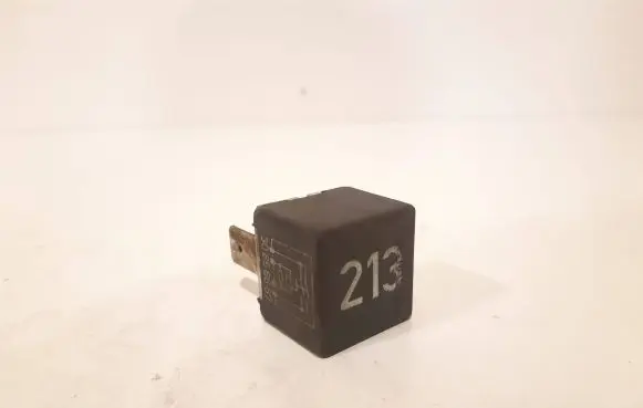 Volkswagen PASSAT B5 Other relay 443951253J