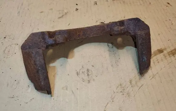 Chrysler Grand Voyager II Front Brake Caliper Pad/Carrier