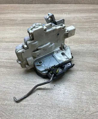 Audi A3 S3 8P Rear door lock 4F0839016