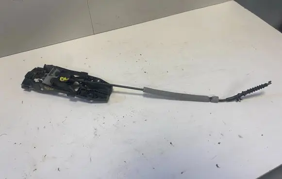 Skoda Superb B6 (3T) Front door exterior handle/bracket 3T0837885D 21378063