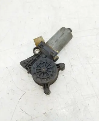 Mercedes-Benz E W210 Front door window regulator motor 0130821708