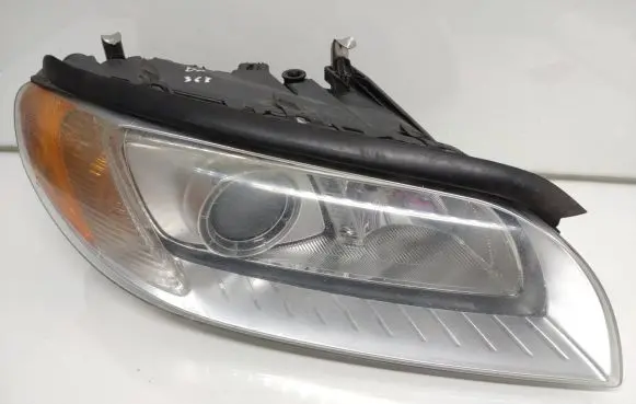 Volvo XC70 Headlight/headlamp 31214350 6948180 D1s