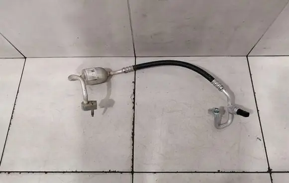 Tesla Model X Air conditioning (A/C) pipe/hose 103219600D