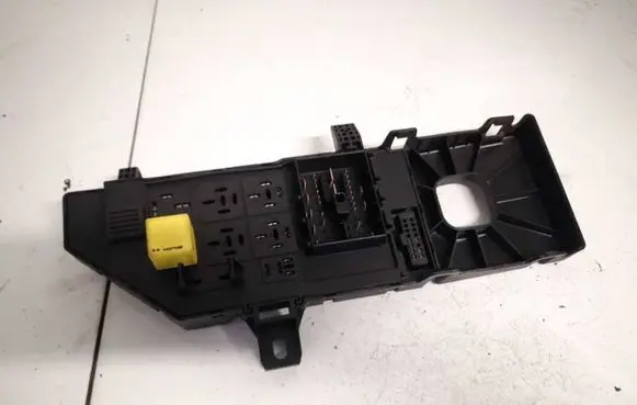 Opel Vectra C Fuse box set 13181984 13199490