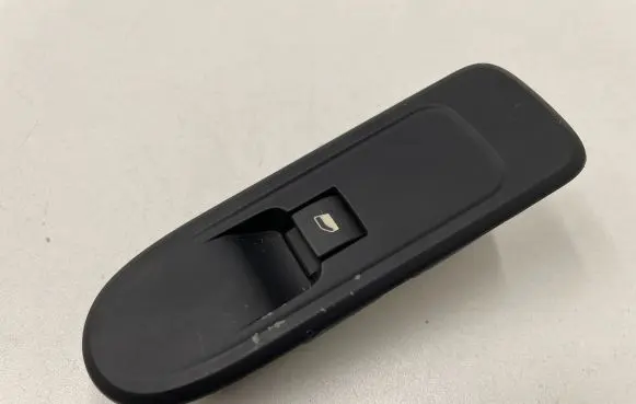 Peugeot 508 RXH Electric window control switch 98026388