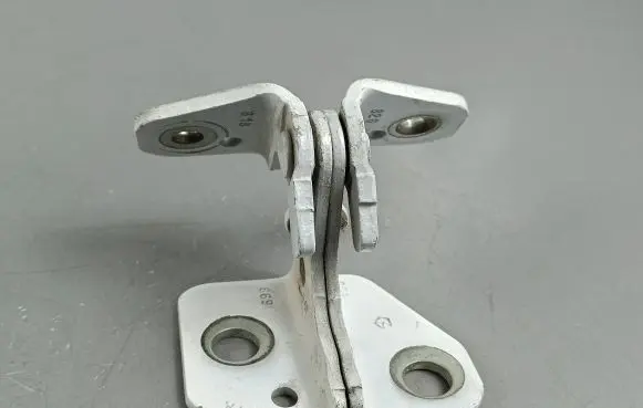 Jeep Grand Cherokee Front door upper hinge