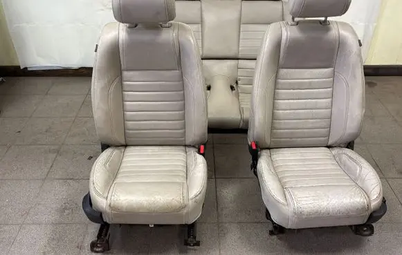 Ford Mustang V Seat set 