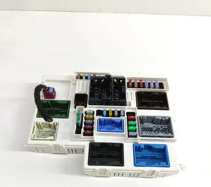 Peugeot 5008 II Central body control module 9859844380 28820022