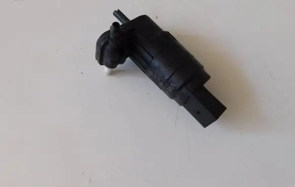 Volkswagen Scirocco Windscreen/windshield washer pump