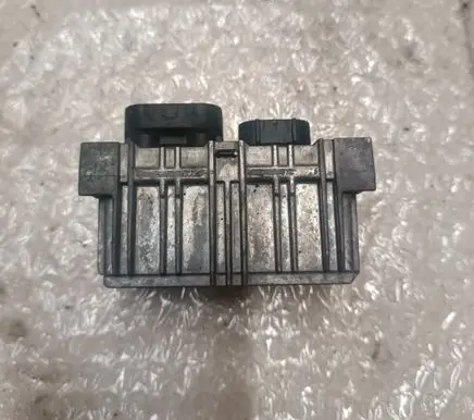 Opel Insignia A Glow plug pre-heat relay 55572812