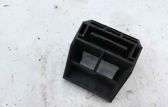 BMW 5 E60 E61 Radiator mount bracket 17117542517