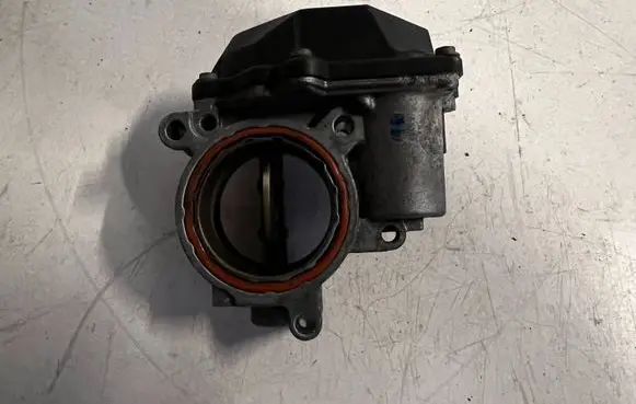 Volkswagen Touareg II Throttle valve 057128063E A2C53364213