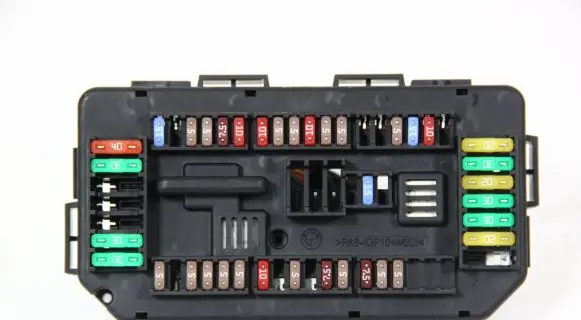 BMW M4 F82 F83 Fuse box set 9389068